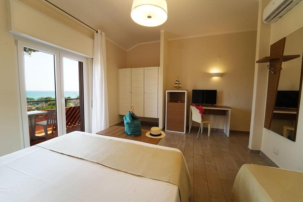 Hotel Villaggio Casarossa Crotone Kültér fotó
